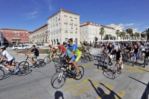 Traditional Split Cycling Event Brings Together 400 Participants