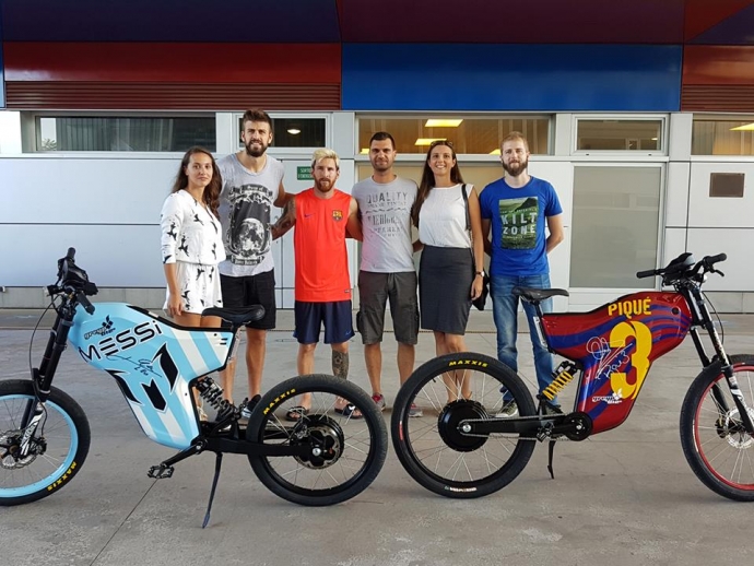 Croatian Greyp Bikes Excite Piqué, Messi and Fàbregas